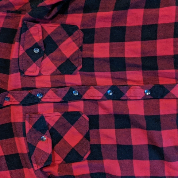 Forever 21 buffalo plaid button up shirt. Size small - Picture 3 of 5
